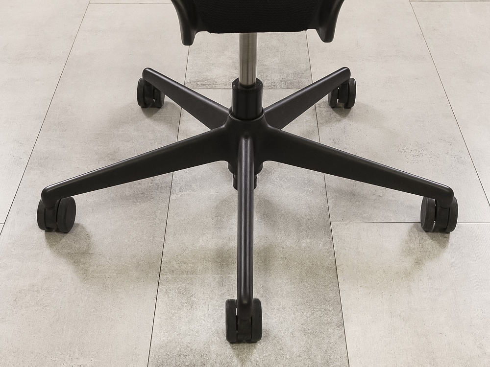 Офисное кресло для персонала на колесах Vitra Ткань Чёрный Швейцария  КПТЧ-04026