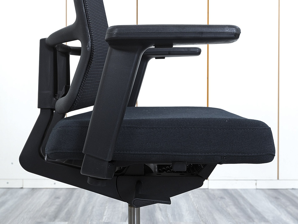 Офисное кресло для персонала  VITRA Ткань Черный   (КПСЧ-01123)