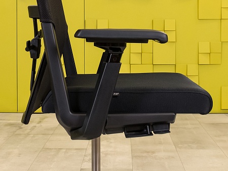 Офисное кресло для персонала на колесах Comforto HAWORTH Ткань Чёрный Германия  КПТЧ2-14081