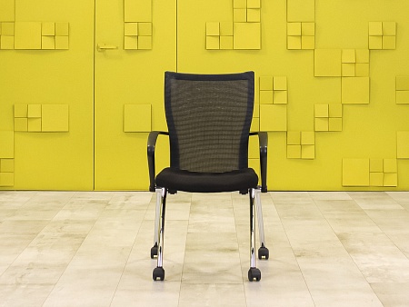 Конференц кресло для переговорной Comforto BENE Ткань Чёрный Австрия  КНТЧ-03025