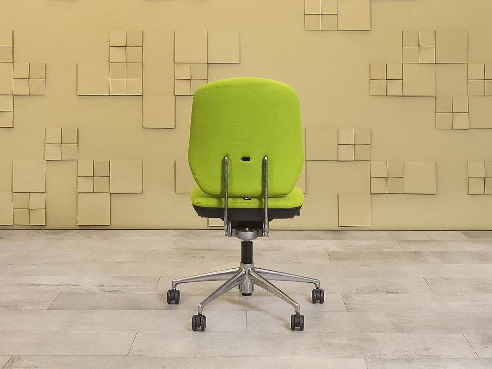 Офисное кресло для персонала на колесах Vitra Ткань Зелёный Швейцария  КПТЗ-12125