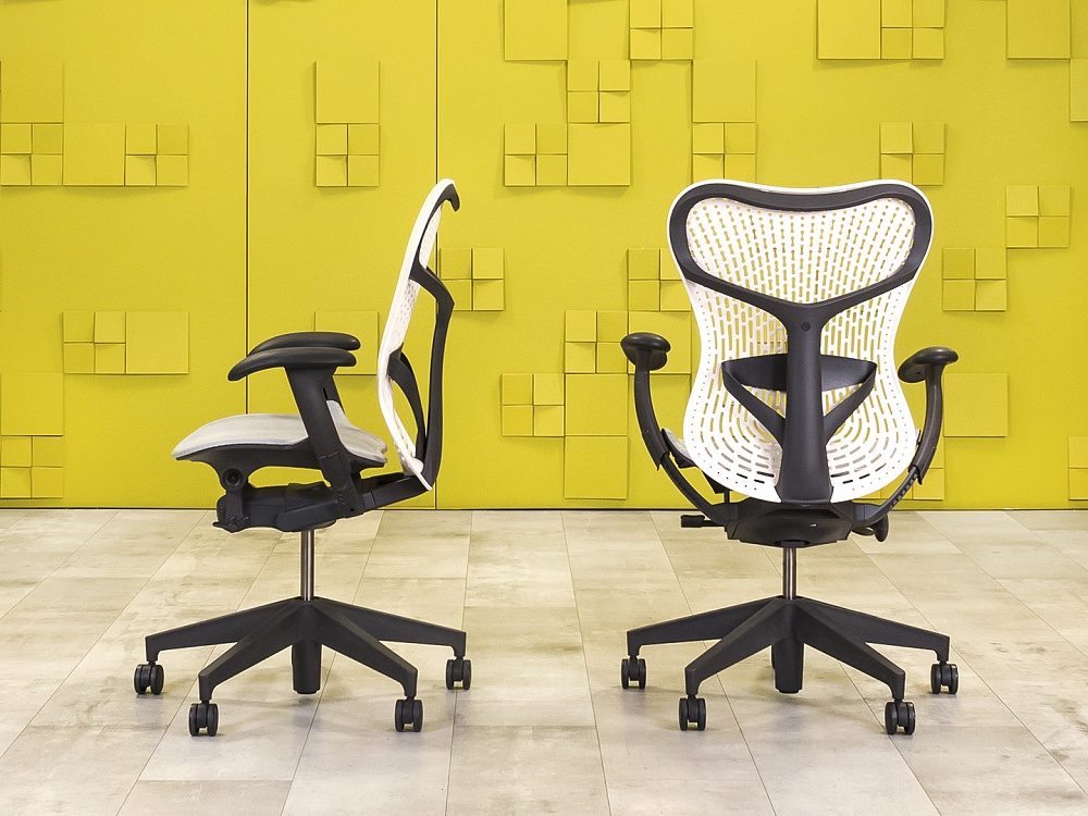 Офисное кресло руководителя на колесах Mirra 2 Herman Miller Сетка Серый США_КРТС-150924