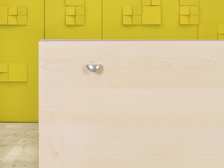 Офисная тумба для оргтехники 920x480x830 ЛДСП Клен Выдвижные ящики Россия_ТО2ЯВ-130923